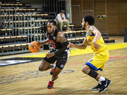 בלט אצל האדומים. סמית (FIBA)