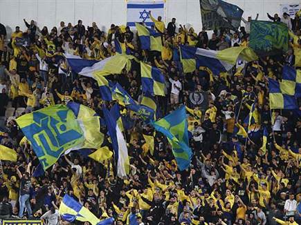 הקהל הגיע לתמוך (דני מרון)