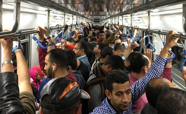 רכבת תחתית קהיר מצרים (צילום: AMIR MAKAR, getty images)
