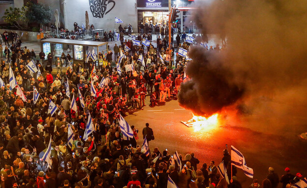 הפגנות בתל אביב (צילום: מרים אליסטר, פלאש 90)