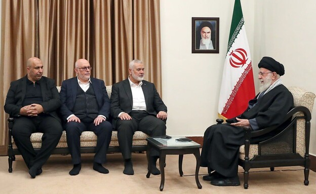 אסמאעיל הניה נפגש עם המנהיג העליון של איראן ח'מנאי
