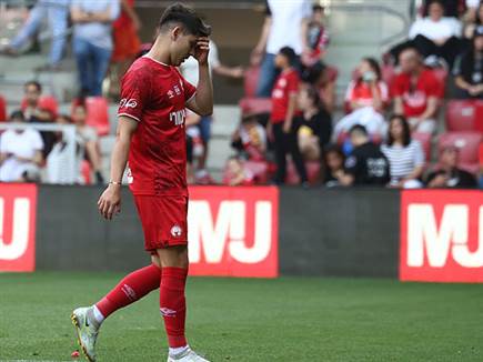 למרות הרחקה מוקדמת של אנטוניו ספר (דני מרון)