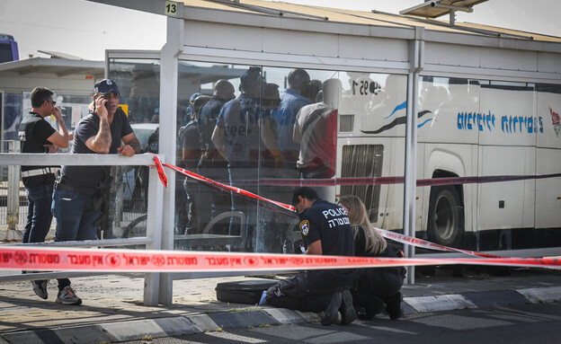 פיגוע דקירה בתחנה המרכזית בבאר שבע (צילום: דודו גרינשפן, פלאש 90)