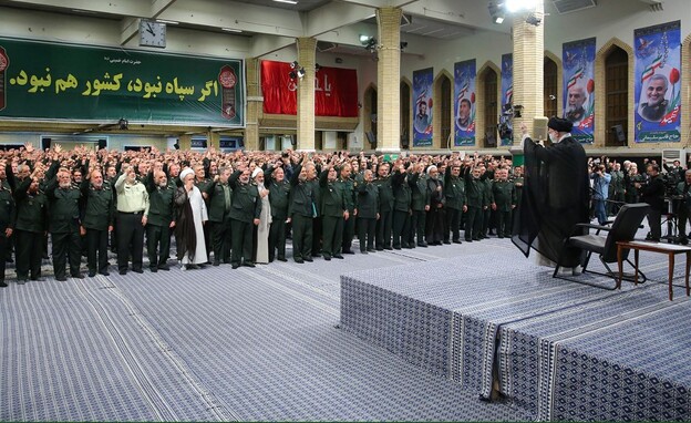 פגישת מפקדי משמרות המהפכה ומנהיג איראן ח'אמנהאי
