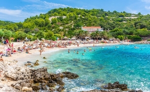 חוף חוואר קרואטיה (צילום: Stefano Zaccaria, shutterstock)