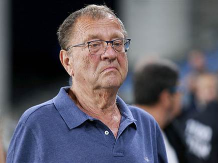 הוא חזר מאוכזב הביתה. איזי שרצקי (קובי אליהו)