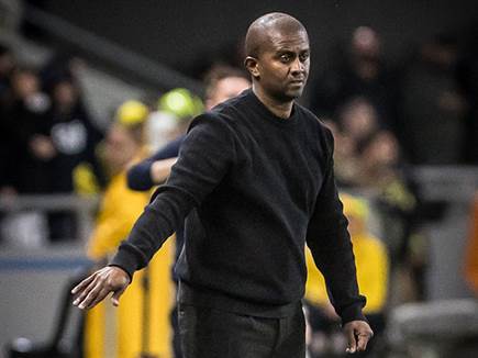 האליפות הולכת ומתרחקת. דגו (אלן שיבר)