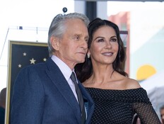 מייקל דאגלס וקתרין זיטה-ג'ונס (צילום: VALERIE MACONAFP via Getty Images)