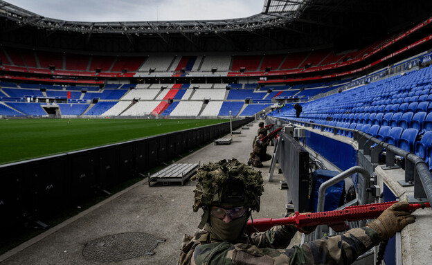 אימון צבא ושוטרים פריז אולימפיאדה 2024 צרפת (צילום: JEFF PACHOUD, getty images)