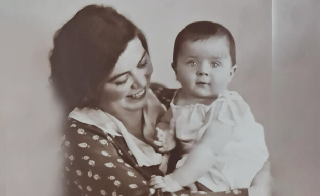 אווה אורבן ואמא שלה (צילום: N12, באדיבות המשפחה)