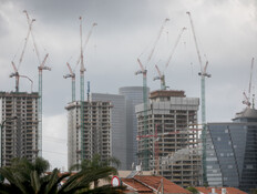 אתר בנייה בשכונת נחלת יצחק בתל אביב (צילום: מרים אלסטר, פלאש 90)
