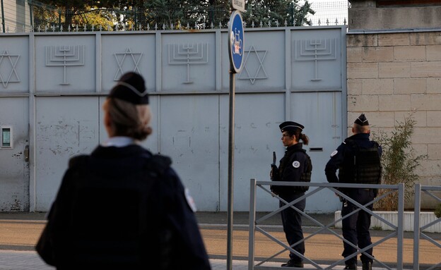 “We were standing near the synagogue and they tried to run us over. It's never been like this here”