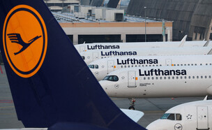 מטוסי לופטהאנזה חונים בשדה התעופה (צילום: Kai Pfaffenbach, reuters)