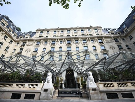 מלון פנינסולה פריז צרפת (צילום: FRANCK FIFE, getty images)