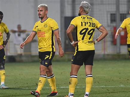 עדיין מסובכים. שחקני נתניה (ברני ארדוב)