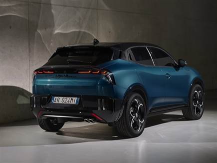 גרסת בנזין לצד חשמלית