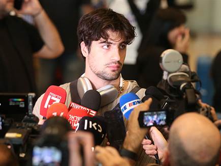 שב לארץ. דני אבדיה (אלן שיבר)