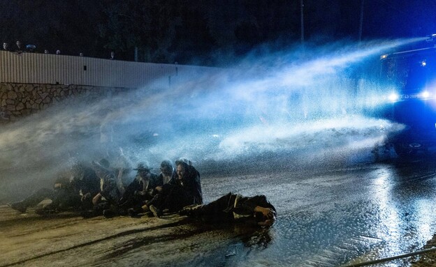 אלימות שוטרים נגד אזרחים (צילום: יונתן זינדל, פלאש 90)