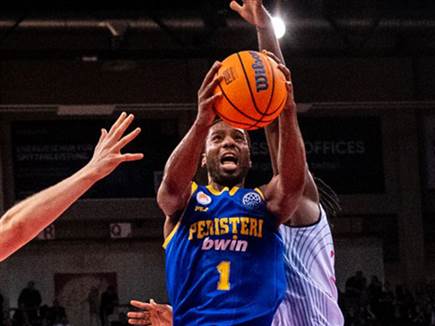 (FIBA) (צילום: ספורט 5)