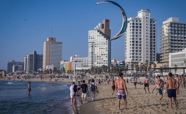 חוף ים בתל אביב (צילום: אבשלום ששוני, פלאש 90)