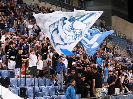 הקהל המקומי מרוצה (קובי אליהו)