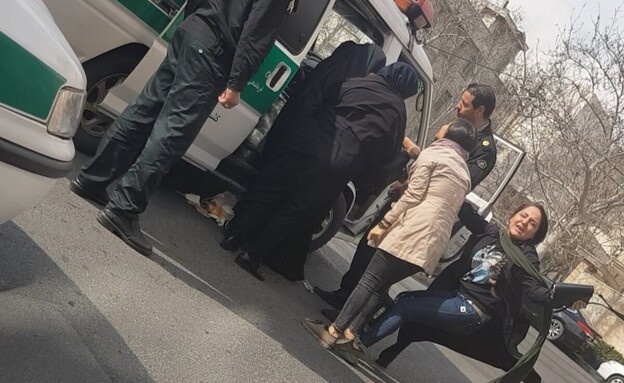 פעילות משטרת הצניעות באיראן (צילום: 27א')