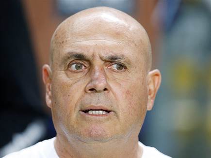 לו אין הרבה סיבות לחייך. בני לם (אלן שיבר)