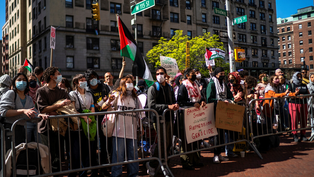מפגינים פרו-פלסטינים באוניברסיטת קולומביה