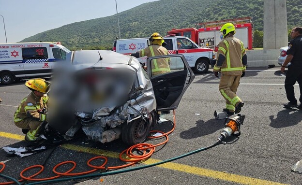 תאונת דרכים סמוך למחלף שער העמקים (צילום: תיעוד מבצעי מד