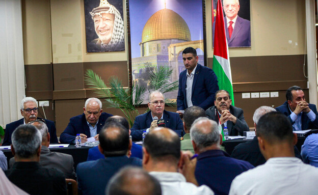 התכנסות הממשלה הפלסטינית החדשה בראשות מוחמד מוסטפא (צילום: נאסר אישתייה, פלאש 90)