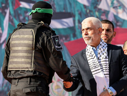 יחיא סינוואר מנהיג ארגון הטרור חמאס ברצועת עזה (צילום: MOHAMMED ABED/AFP via Getty Images)