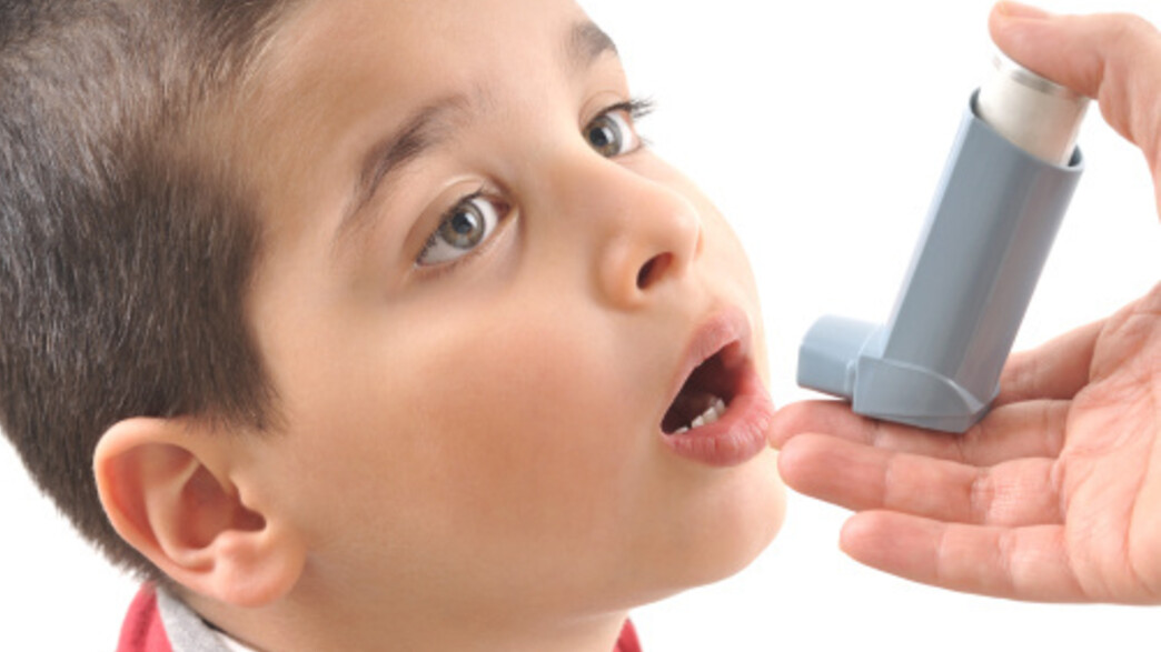 ילד עם משאף ילד עם משאף