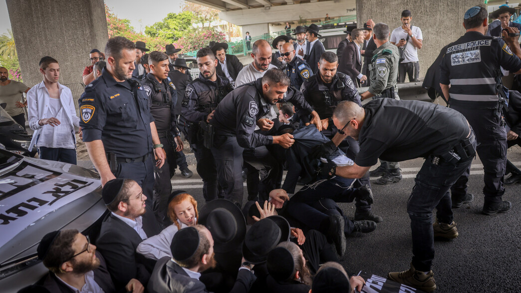 הפגנת הפלג הירושלמי בכביש 4 הפגנת הפלג הירושלמי בכביש 4