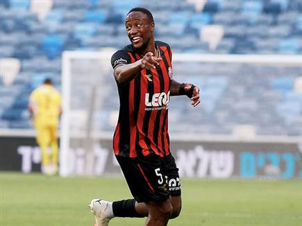 וחגגה פעמיים (קובי אליהו)