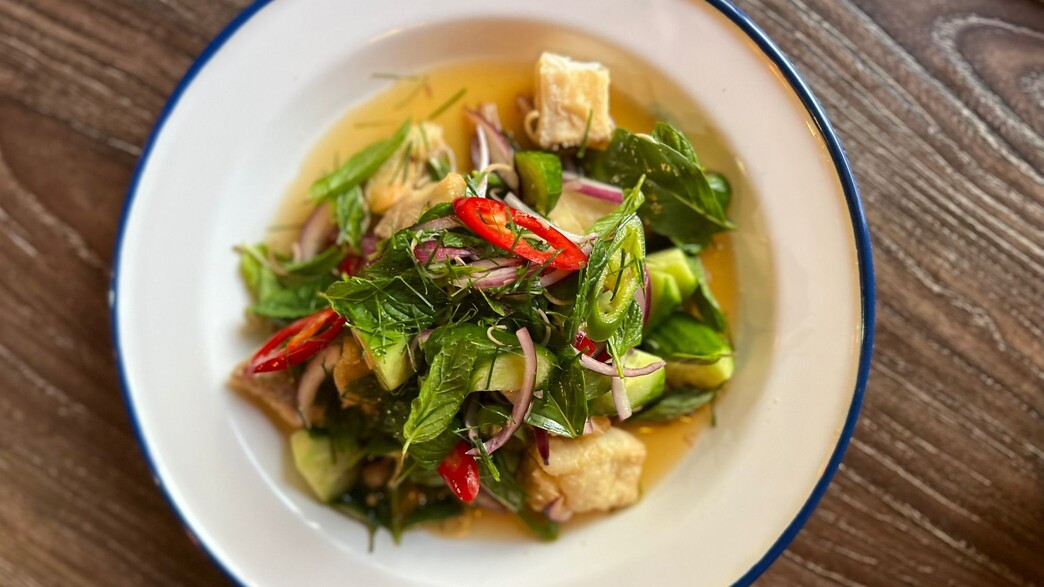 קימאו. סלט עם דג ומלפפונים