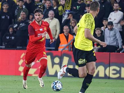 וכששתי הקבוצות רחוקות מהשער (צילום: דני מרון)