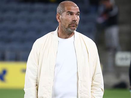 אלי לוי עלה מעל הקו האדום (זמנית) (צילום: דני מרון)