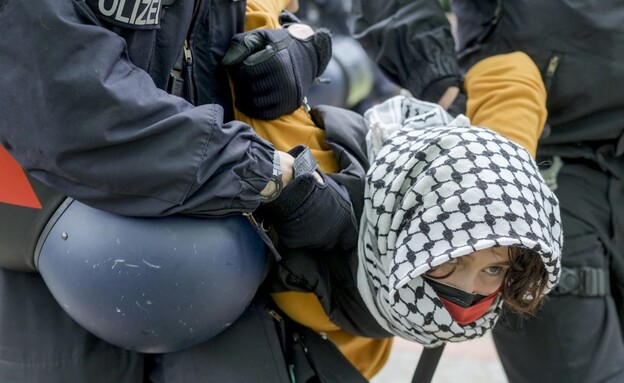 מחאות פרו-פלסטיניות באוניברסיטה בברלין (צילום: AP)
