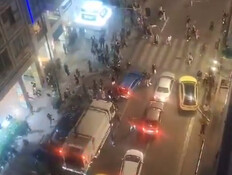 מהומות מחוץ למלון של ישראלים באתונה (צילום: 27א