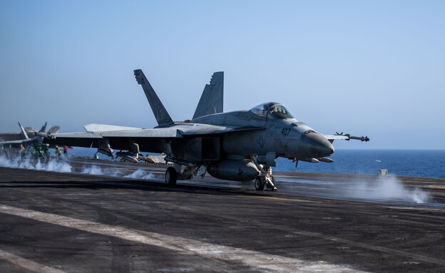 המטוסים בפעולה (צילום: U.S. Navy)