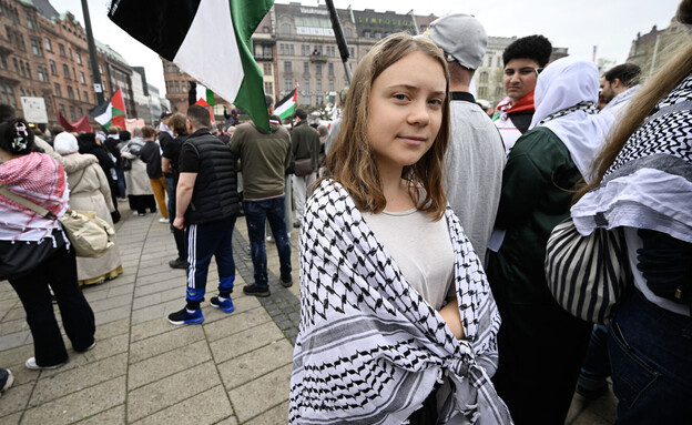 גרטה בהפגנה (צילום: JOHAN NILSSON/TT NEWS AGENCY/AFP via Getty Images)