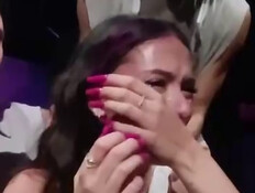 עדן גולן פורצת בבכי אחרי הופעת הגמר (צילום: כאן 11 תאגיד השידור הציבורי)