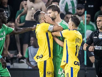 אחרי השער הוא הספיק להתעמת עם לורנצו שימיץ` (אלן שיבר)