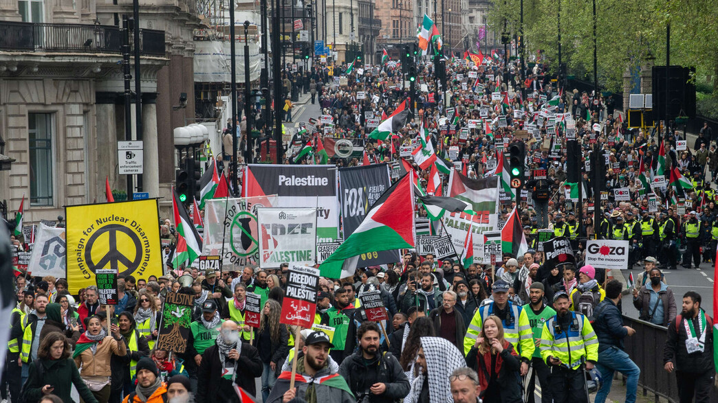 הפגנת ענק פרו פסטינית לונדון בריטניה הפגנת ענק פרו פסטינית לונדון בריטניה