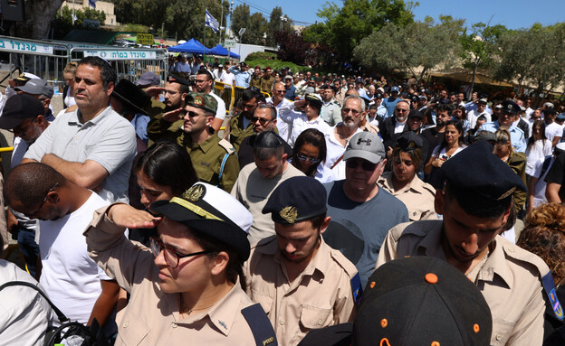 טקס יום הזיכרון לחללי מערכות ישראל באשדוד (צילום: Reuters)