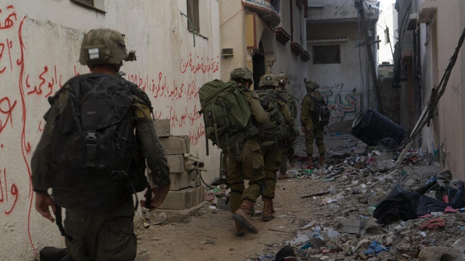צוות הקרב של חטיבת הנח״ל בשכונת זיתון (צילום: דובר צה"ל)