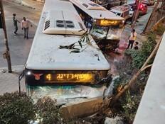 תאונת דרכים בין אוטובוסים בתל אביב (צילום: שימוש לפי סעיף 27א, חוק זכויות יוצרים)