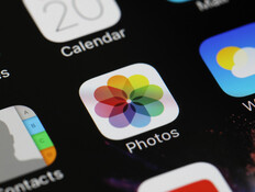 אפליקציית התמונות באייפון (צילום: charnsitr, Shutterstock)