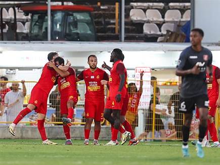 בלתי מנוצחת בפלייאוף (לירון מולדובן)