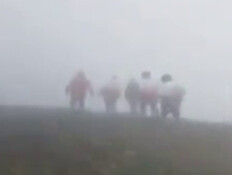 הגעת כוחות החילוץ לאזור התאונה בערפל כבד